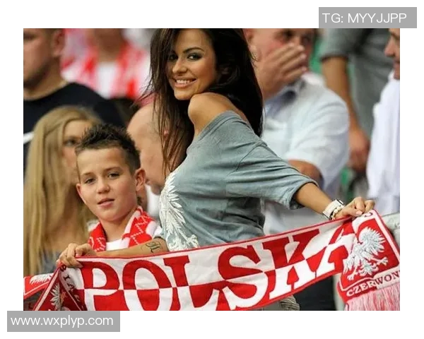 足球明星的爱侣揭秘视频揭晓她们的真实身份与故事