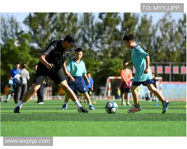 中国足球与郭德纲的幽默碰撞揭示了体育与文化的奇妙联系